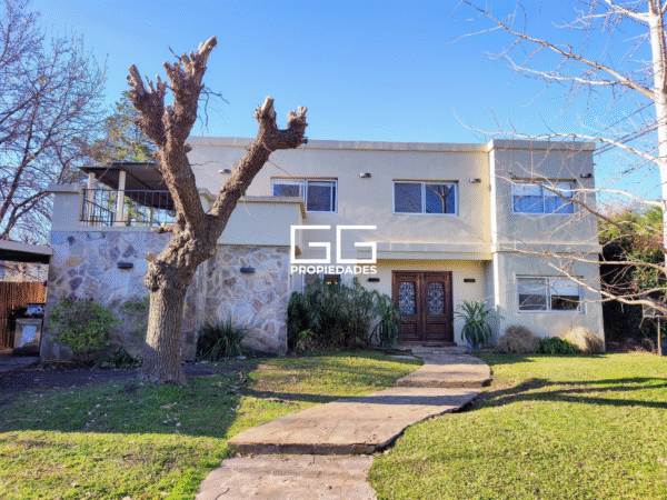 Casa En Venta En Club De Campo Aranzazu - 7 Dormitorios + Dependencia - Garin