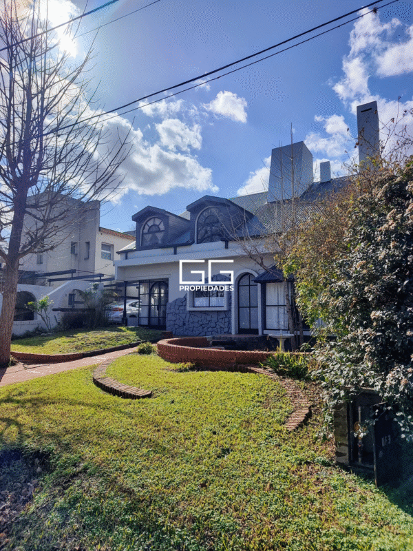 Casa En Venta - Champagnat Country Club - Inmejorable Acceso - Imagen 2