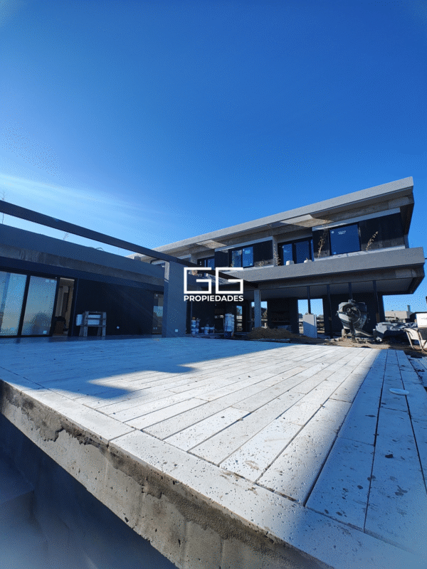 VENTA ESPECTACULAR CASA EN BARRIO EL CAMPO, CARDALES. - Imagen 2