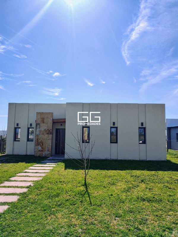Casa En Area 13 - San Sebastian - Oportunidad