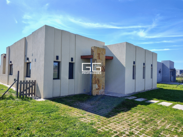 Casa En Area 13 - San Sebastian - Oportunidad - Imagen 3