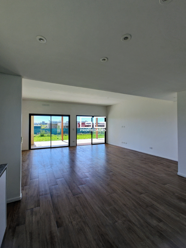 Casa En Area 13 - San Sebastian - Oportunidad - Imagen 9