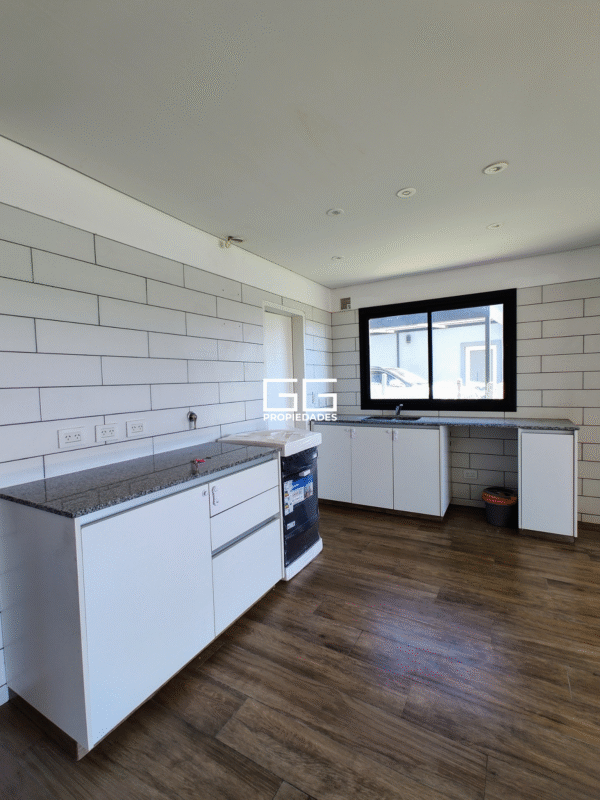 Casa En Area 13 - San Sebastian - Oportunidad - Imagen 8
